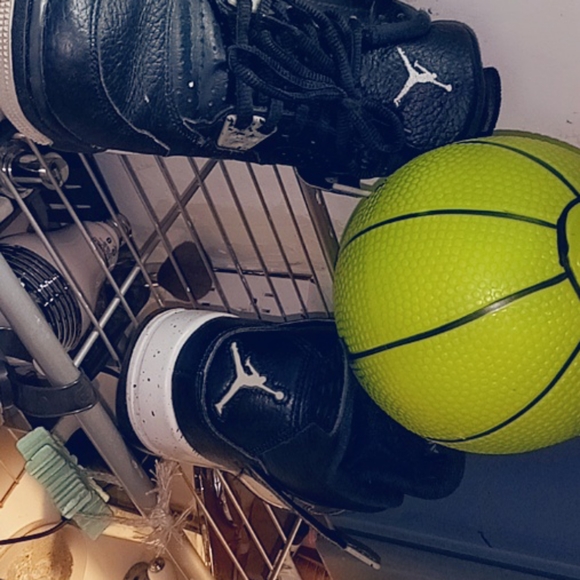 Jordan 4 - Picture 4 of 4